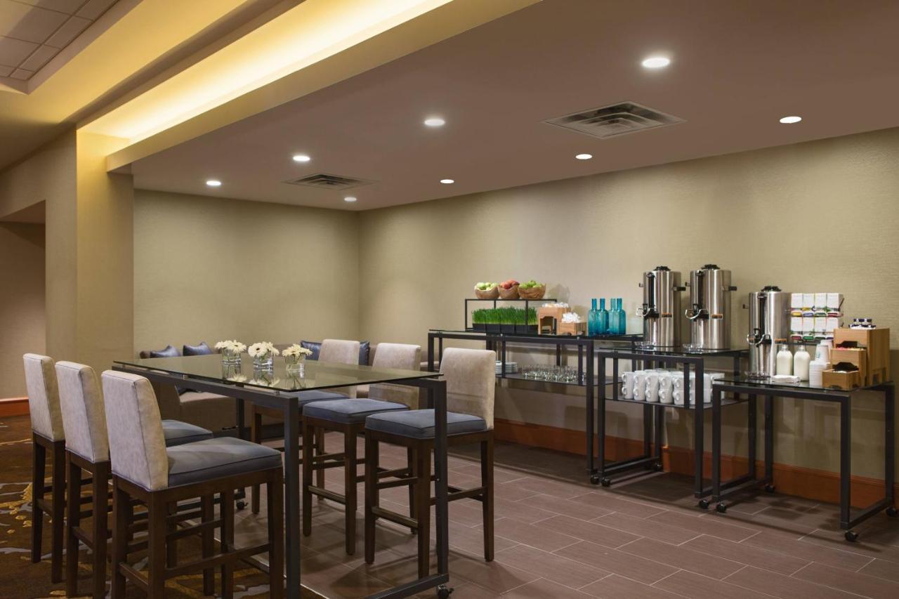 Calgary Marriott Downtown Hotel Dış mekan fotoğraf