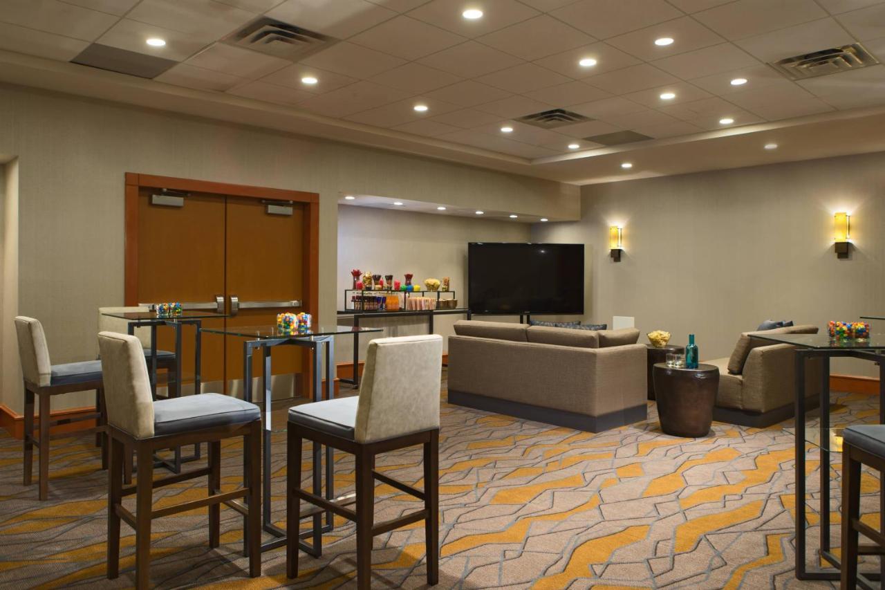 Calgary Marriott Downtown Hotel Dış mekan fotoğraf