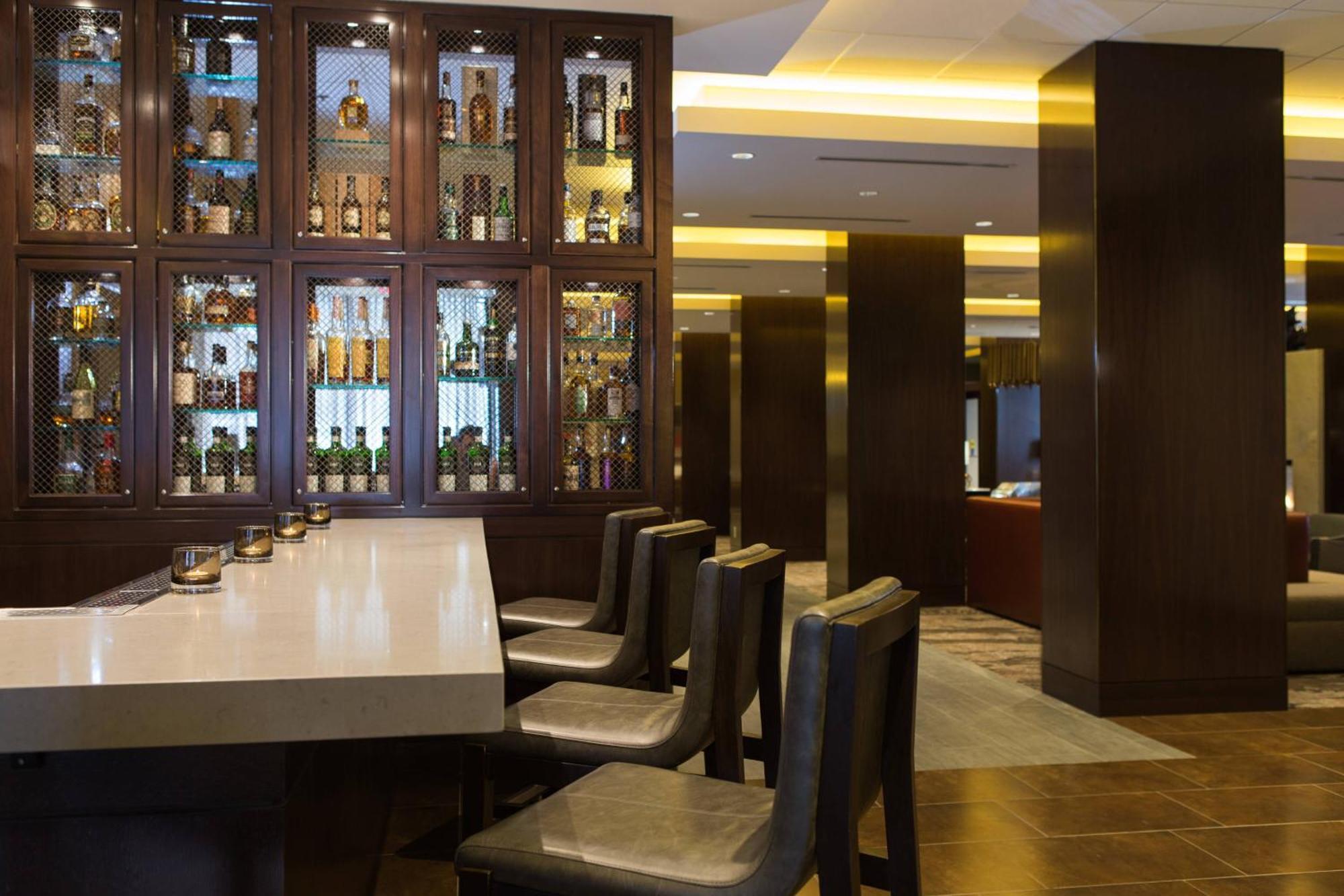 Calgary Marriott Downtown Hotel Dış mekan fotoğraf